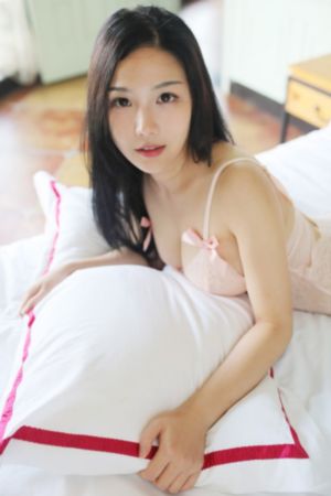 炕上光着腚压在女人身上_高清版日韩电影在线