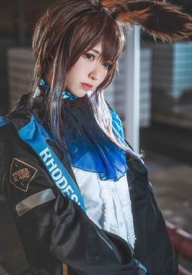 成熟放荡的肉色丝袜老师_BD英语完整视频观看